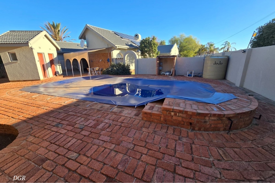 4 Bedroom Property for Sale in Hillcrest Northern Cape